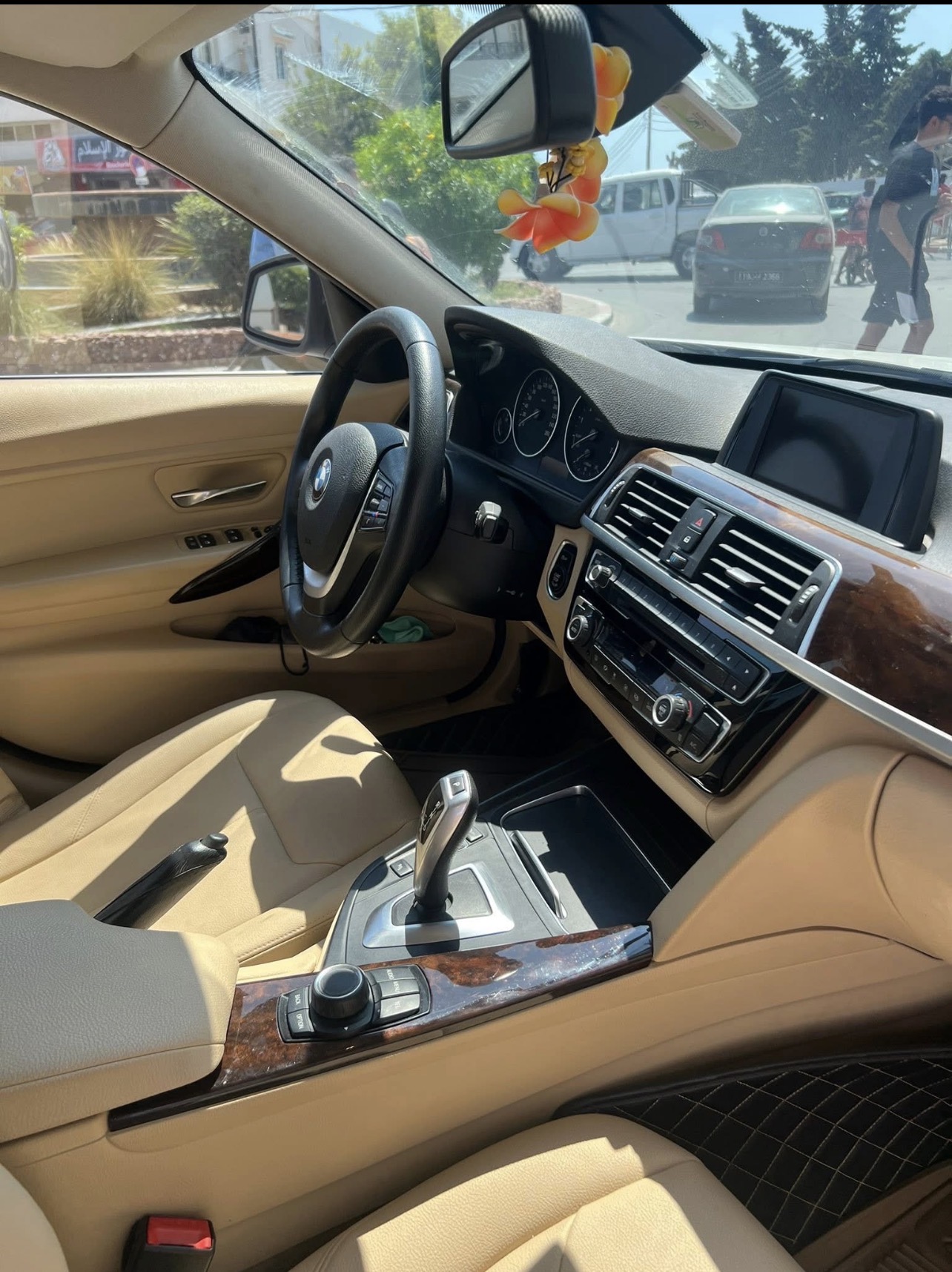 BMW 320I