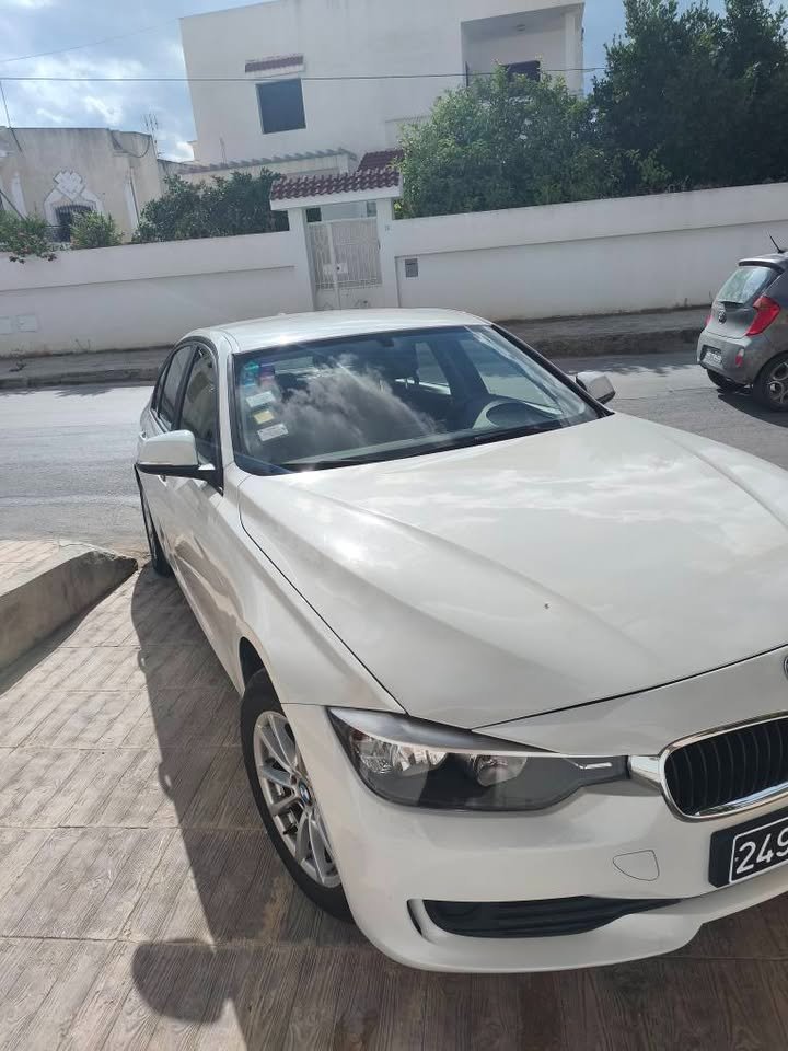BMW 316i F30