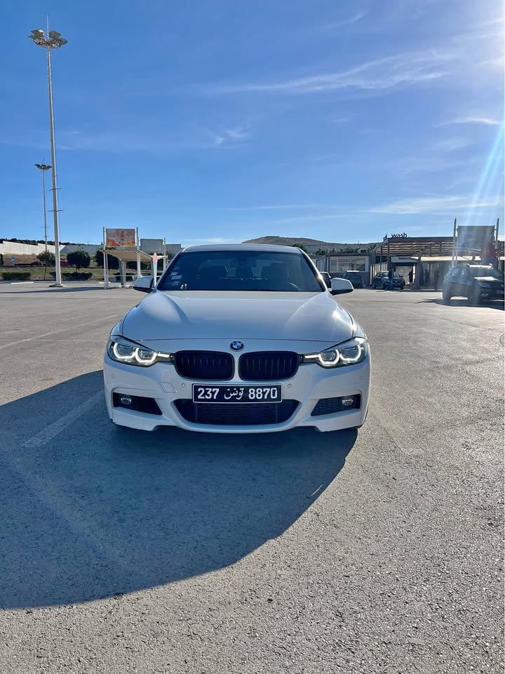 BMW F30 318i
