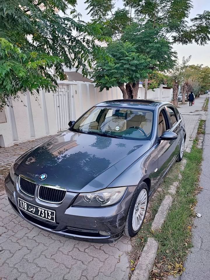 BMW E90 320i