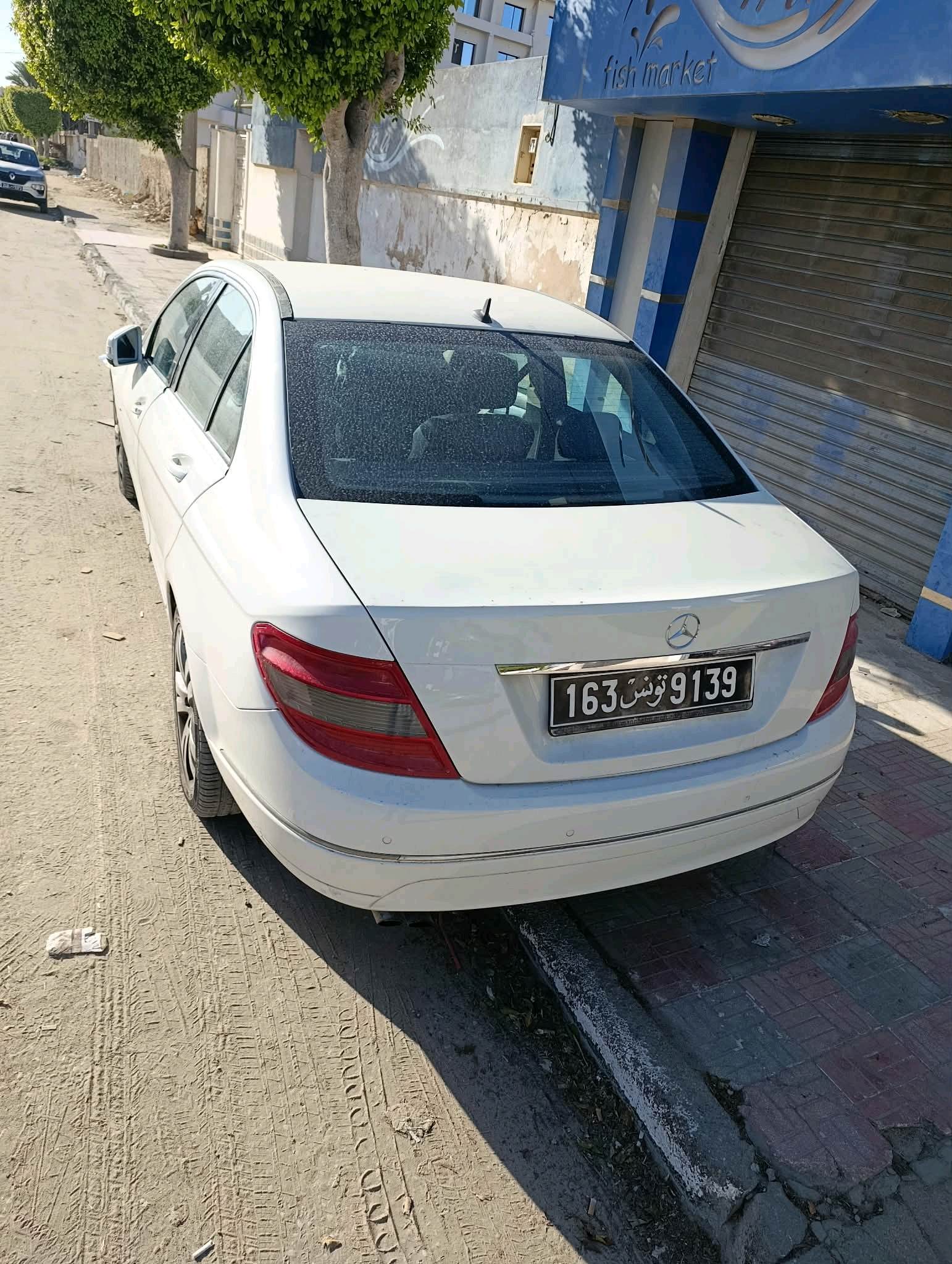 Mercedes C180k