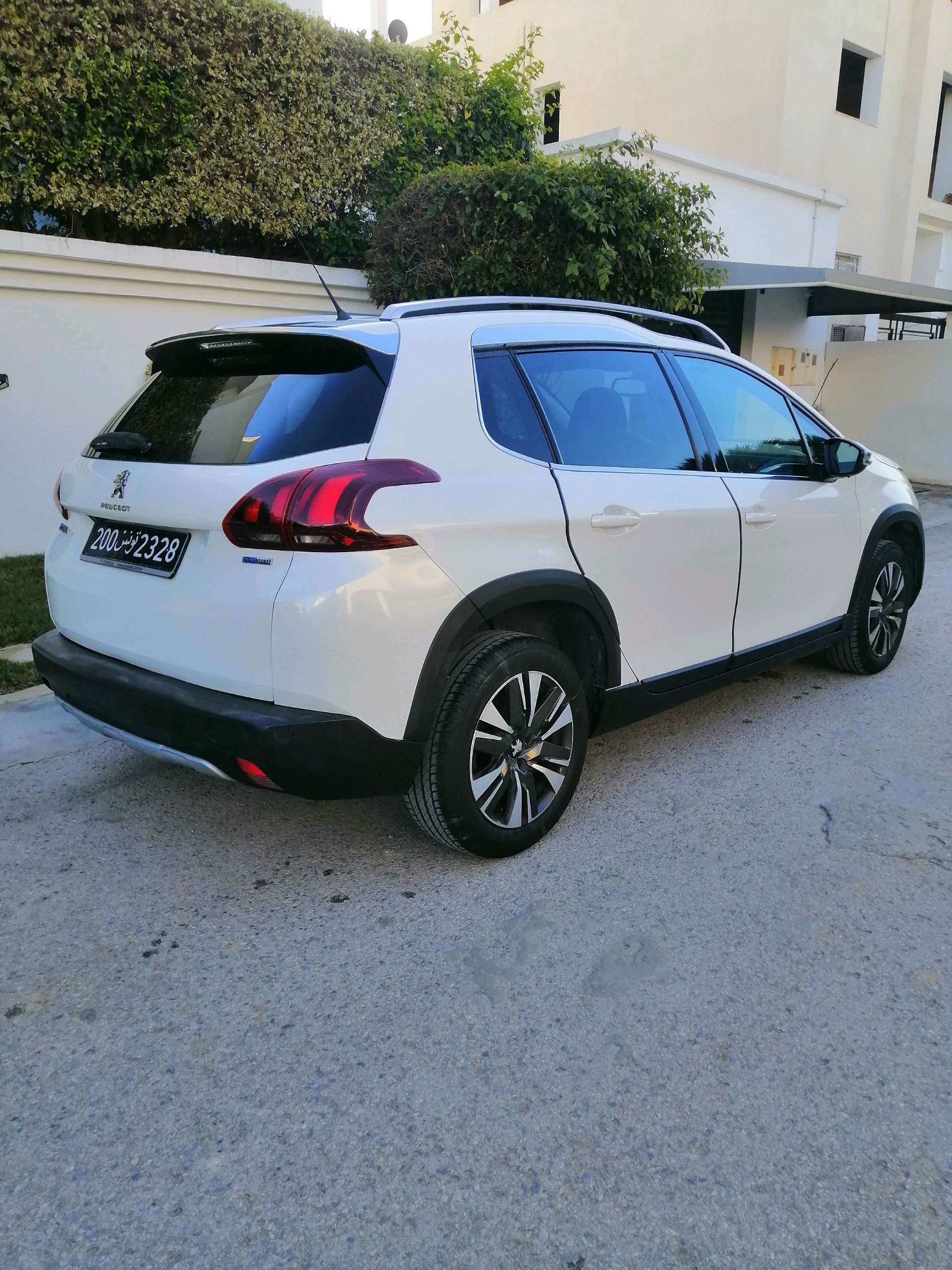 PEUGEOT 2008