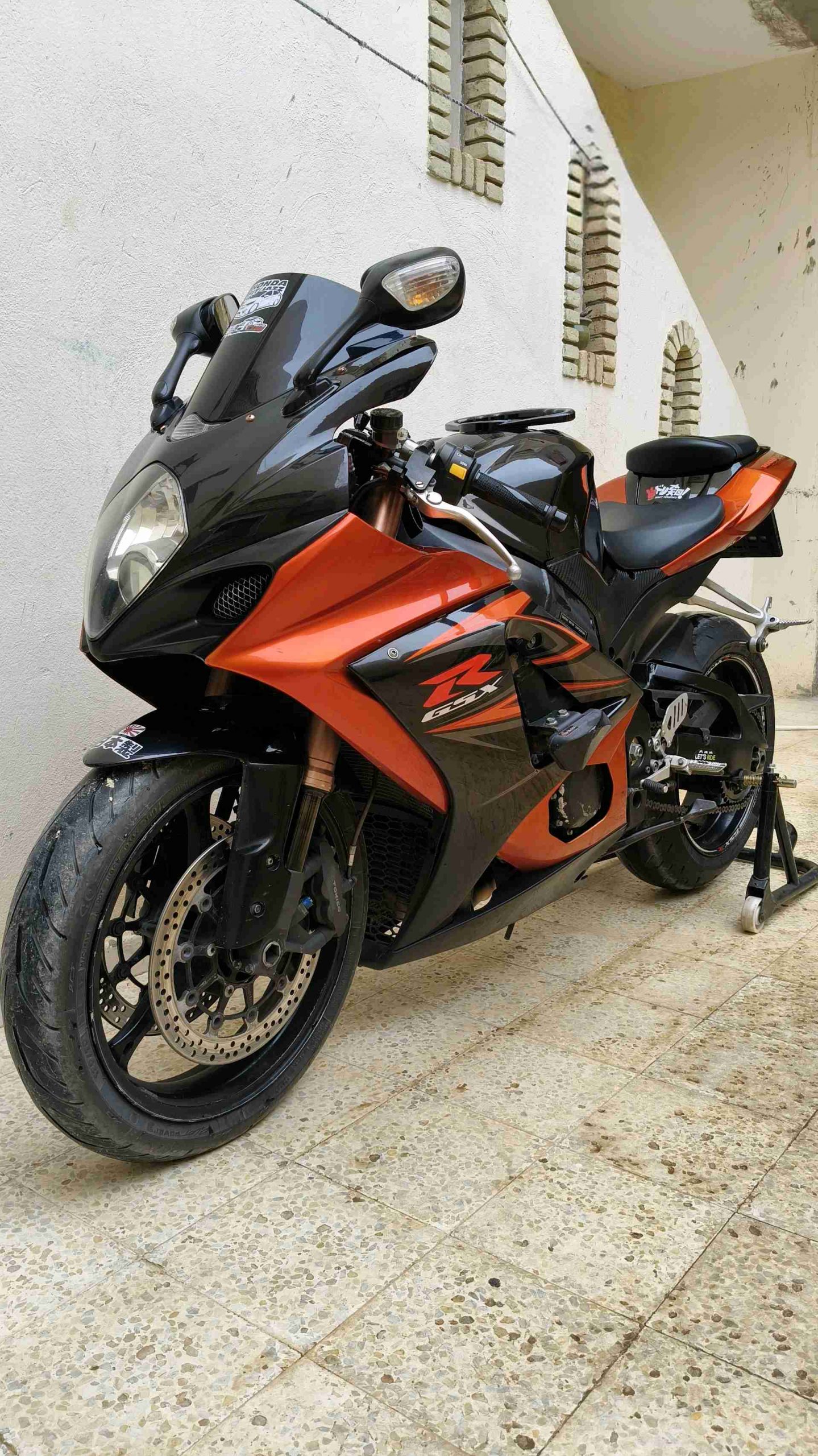 Suzuki GSXR 1000 K8 - photo 2