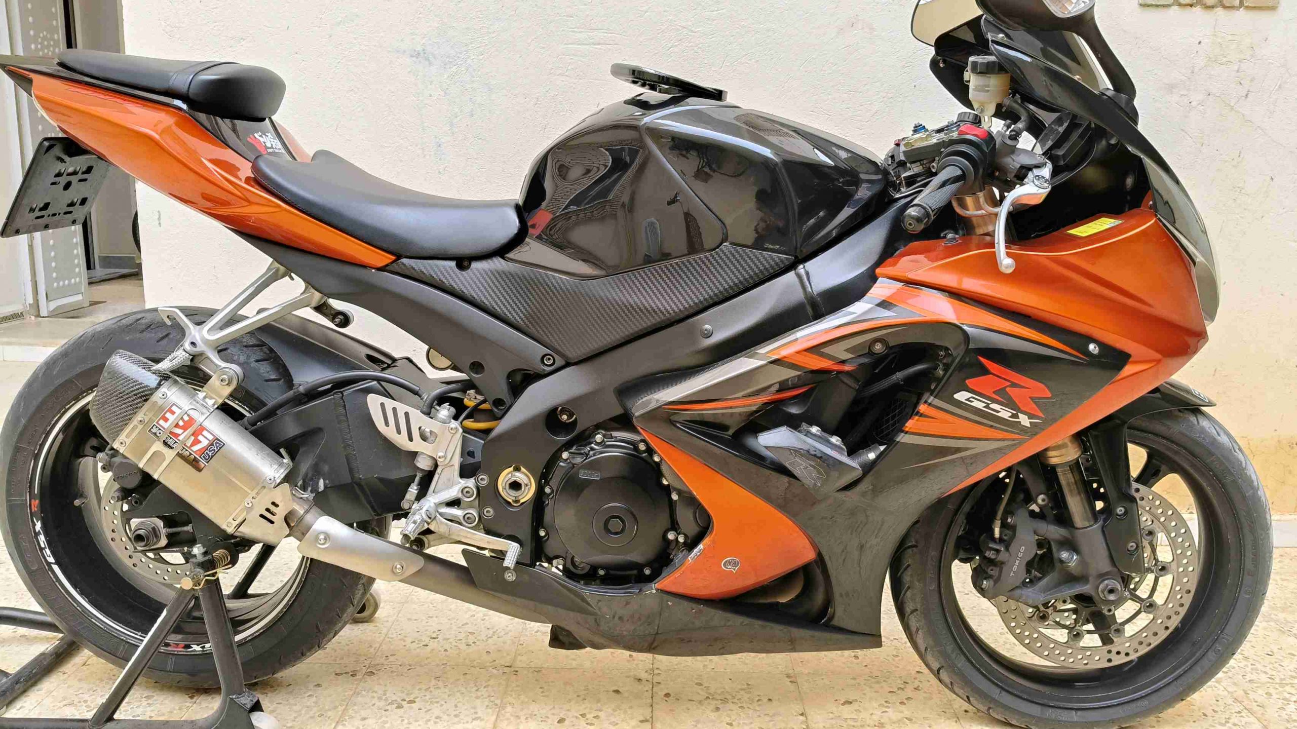 Suzuki GSXR 1000 K8 - photo 4