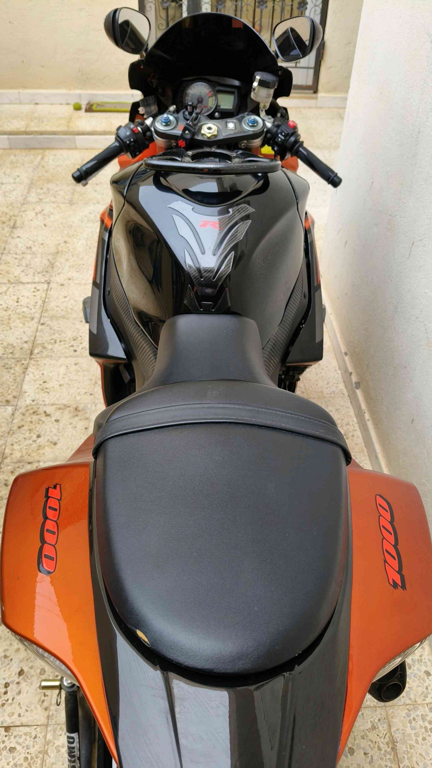 Suzuki GSXR 1000 K8 - photo 8