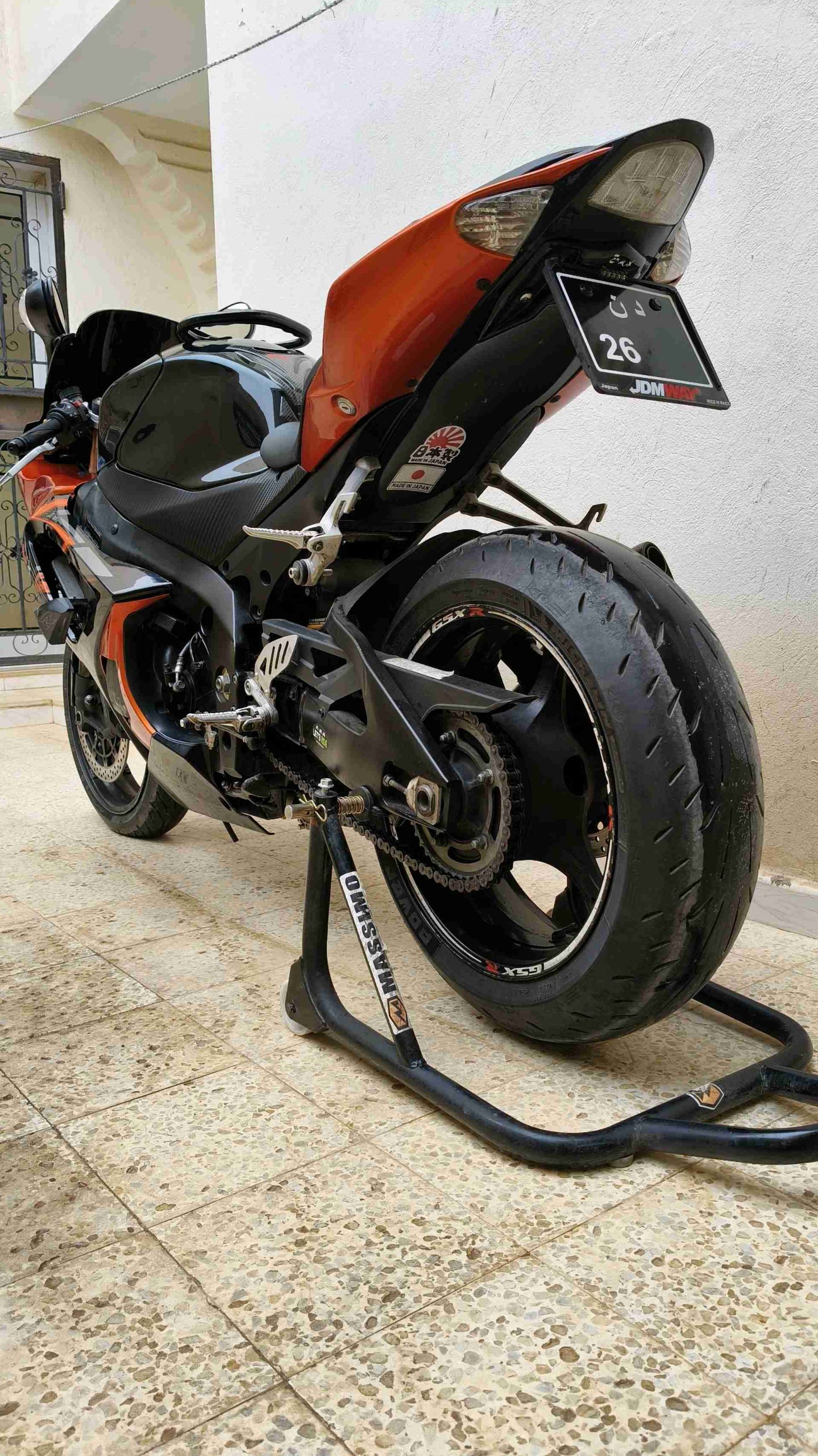 Suzuki GSXR 1000 K8 - photo 10