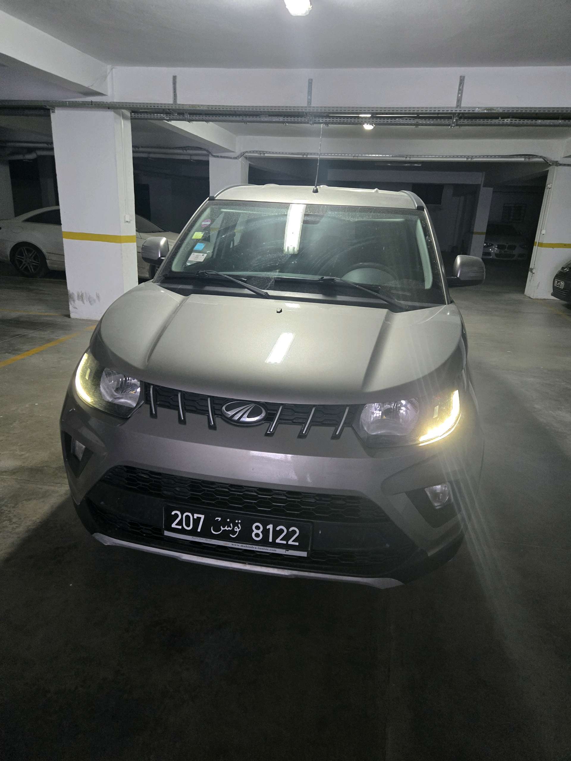 KUV 100