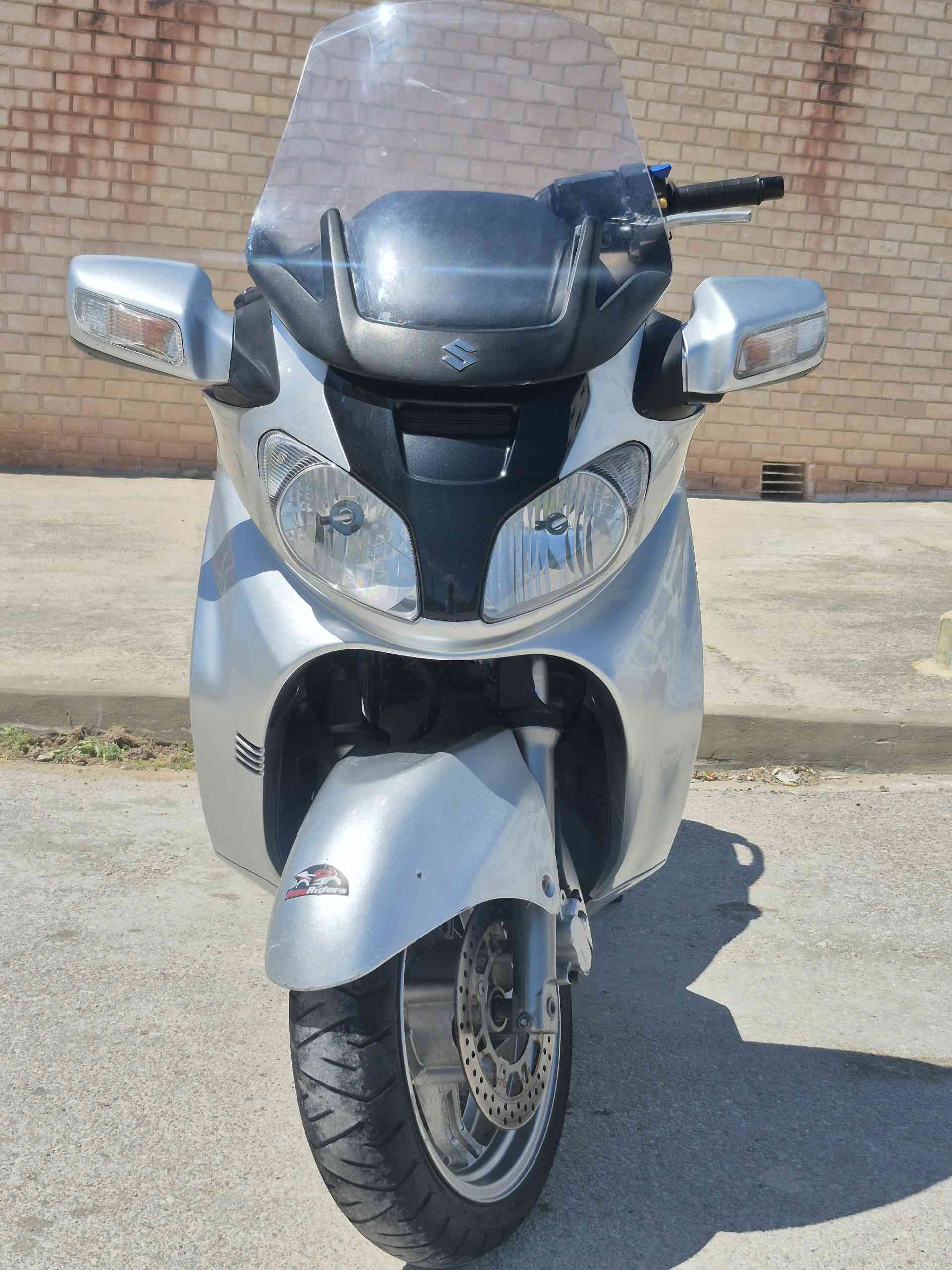 Suzuki Burgman 650 - photo 2