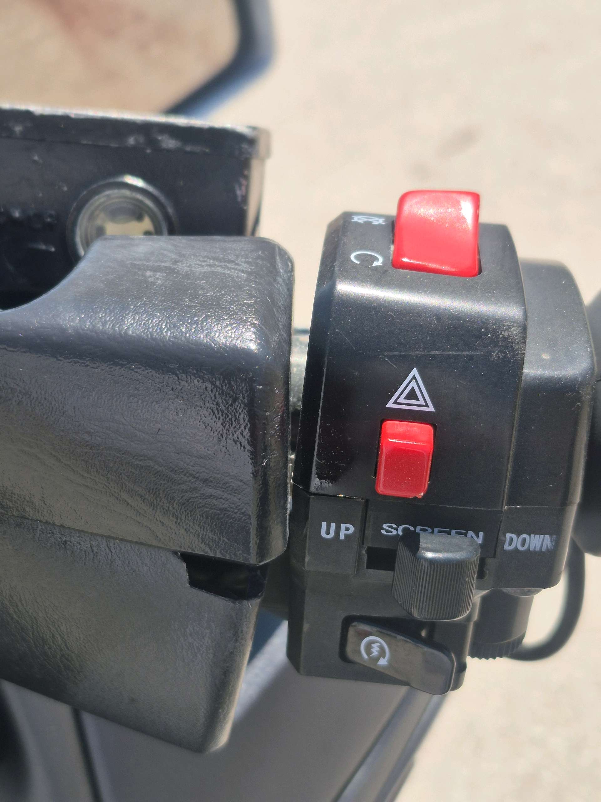 Suzuki Burgman 650 - photo 9