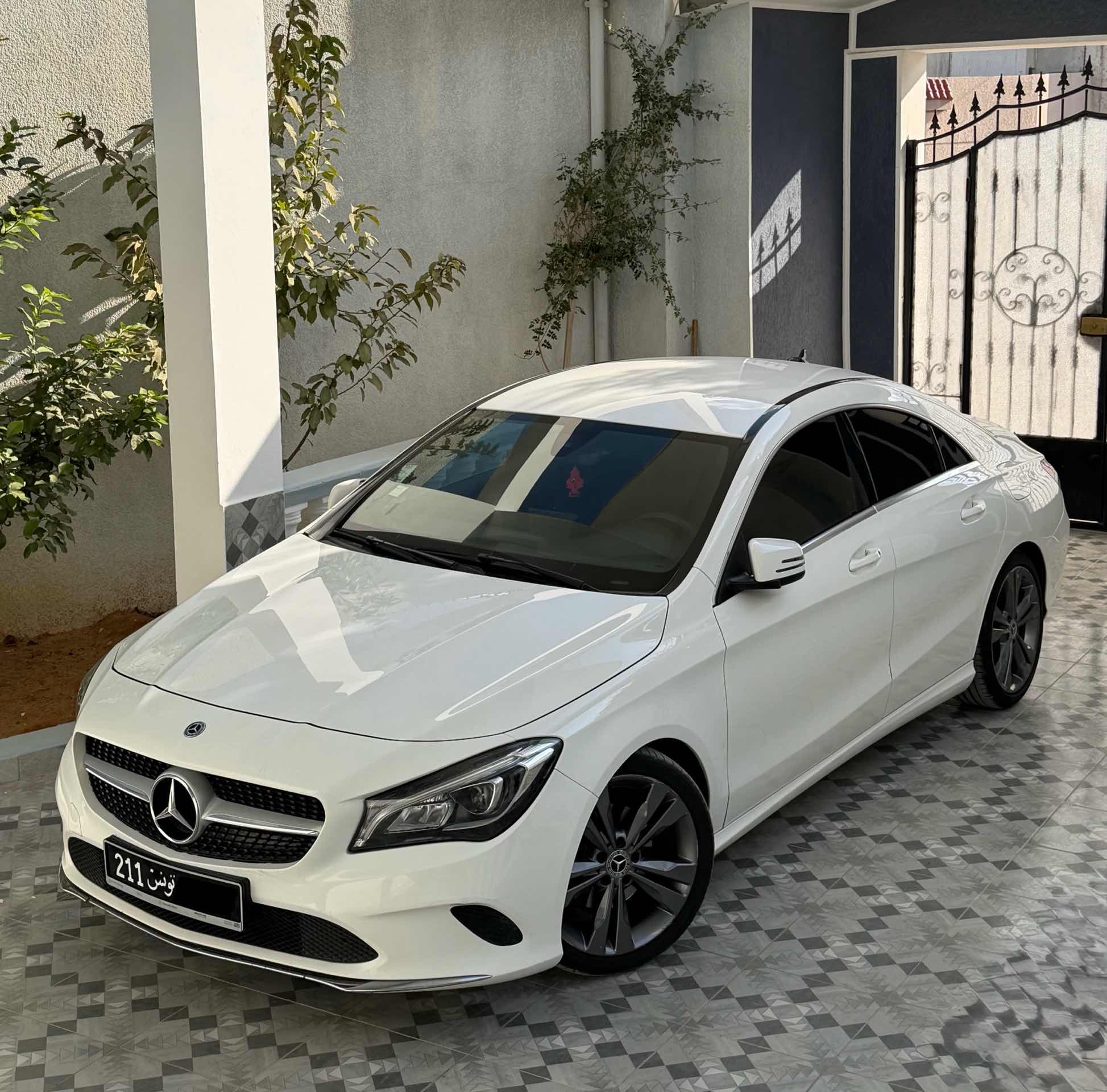 MERCEDES CLA180